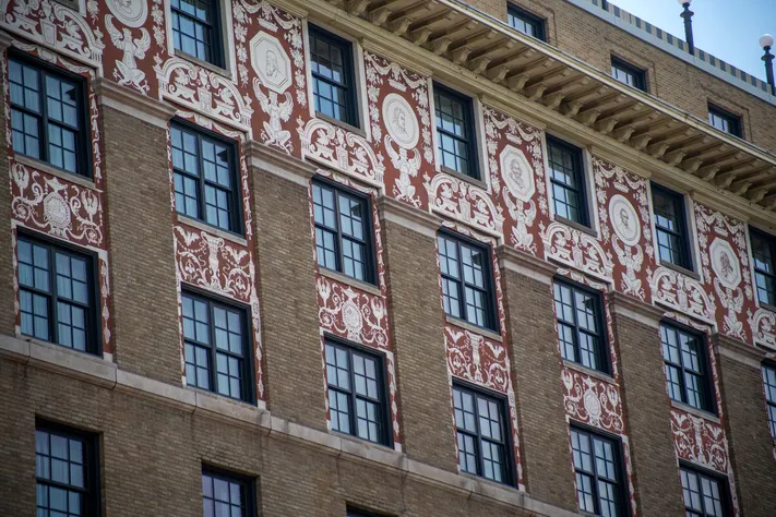 Lähikauppa ja päiväkoti seuraavat tilannetta